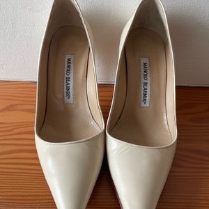 Manolo Blahnik Nude Heel